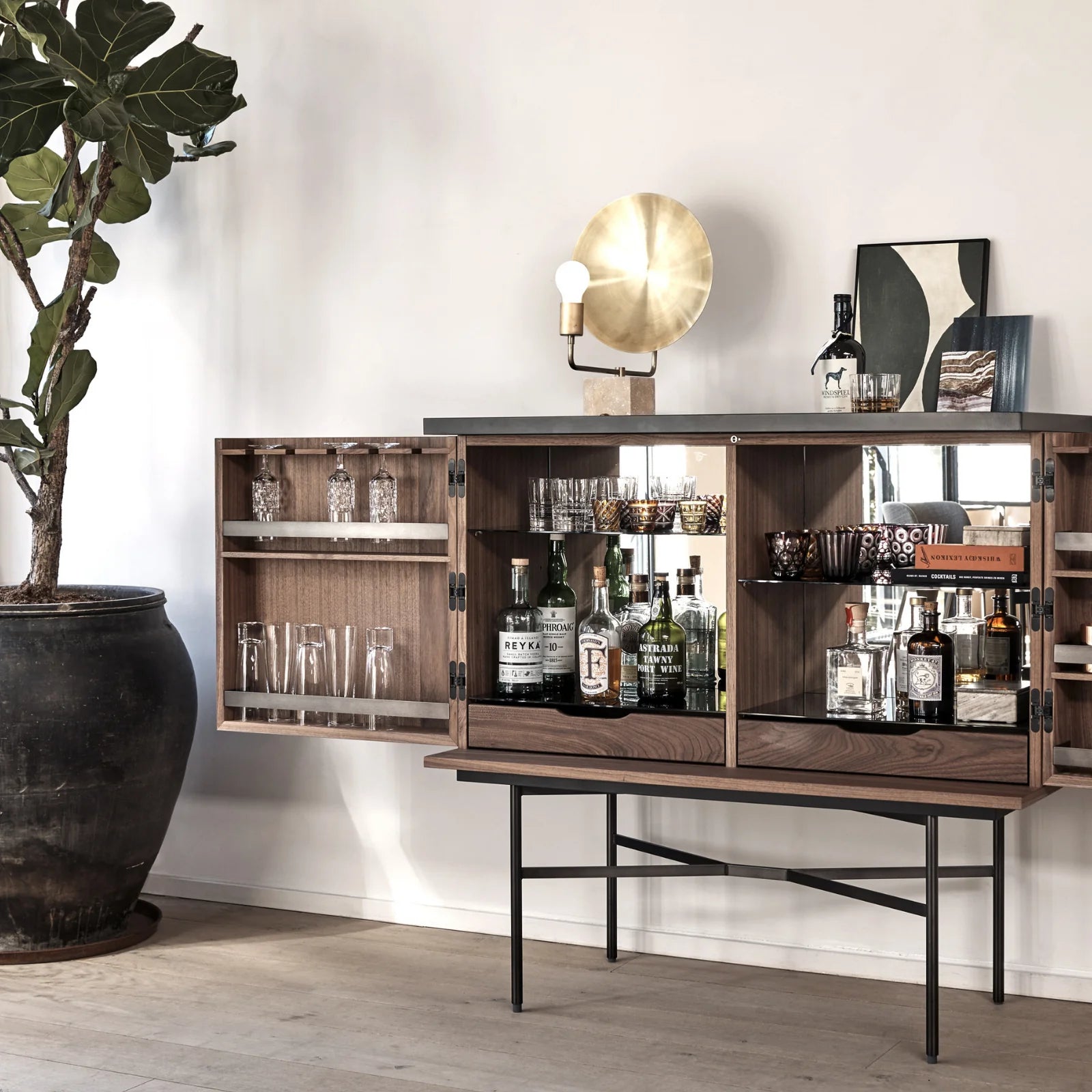 Harri Wide Low Bar Cabinet – Barzen
