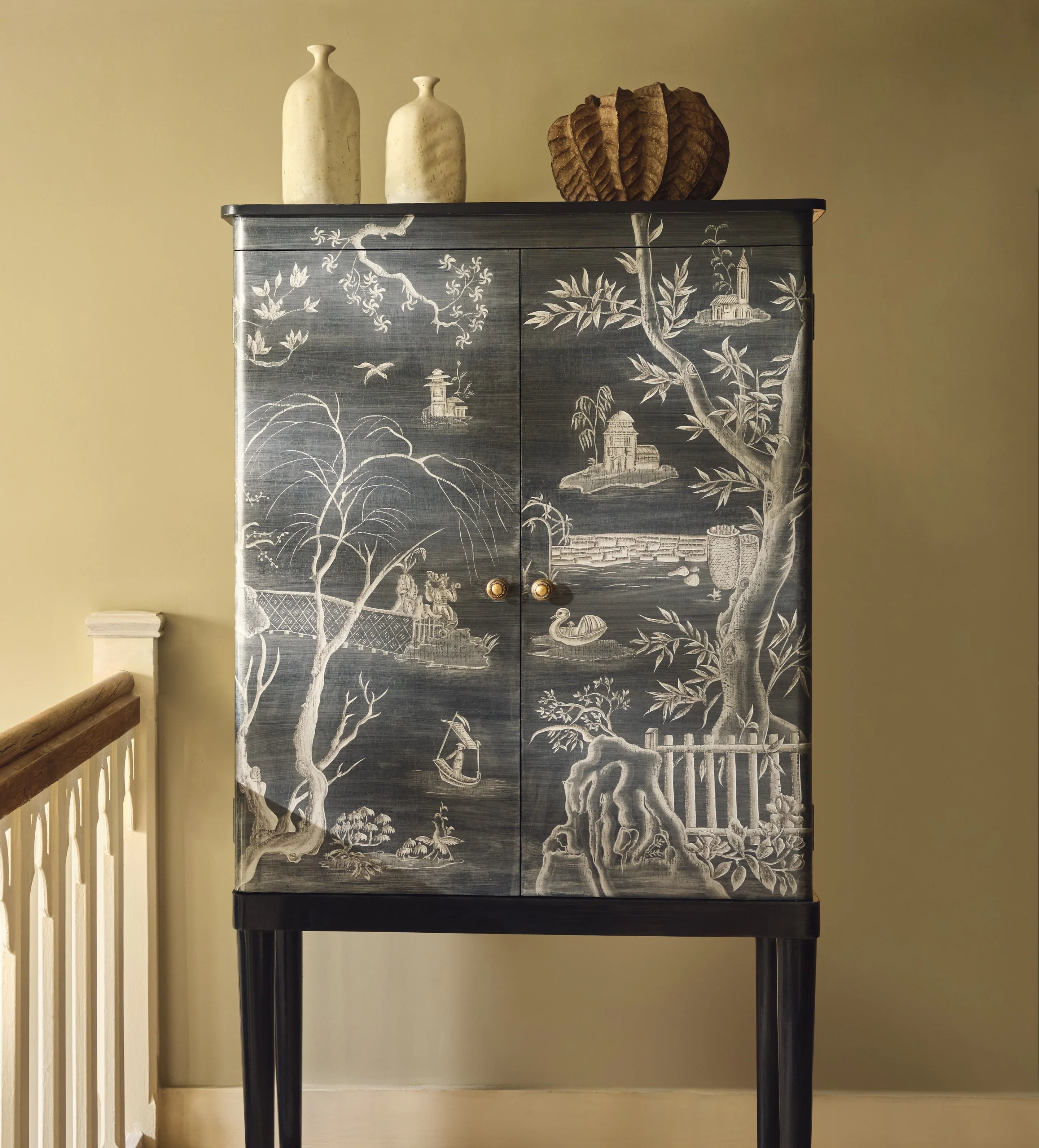 Suzhou Chinoiserie Drinks Cabinet